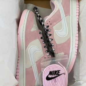 Nike Dunk Low LX Women’s US 7.5 NIB